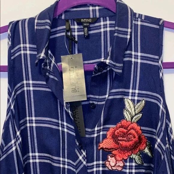 Buffalo plaid cold shoulder botton down shirt. Sz Xs - Picture 3 of 11